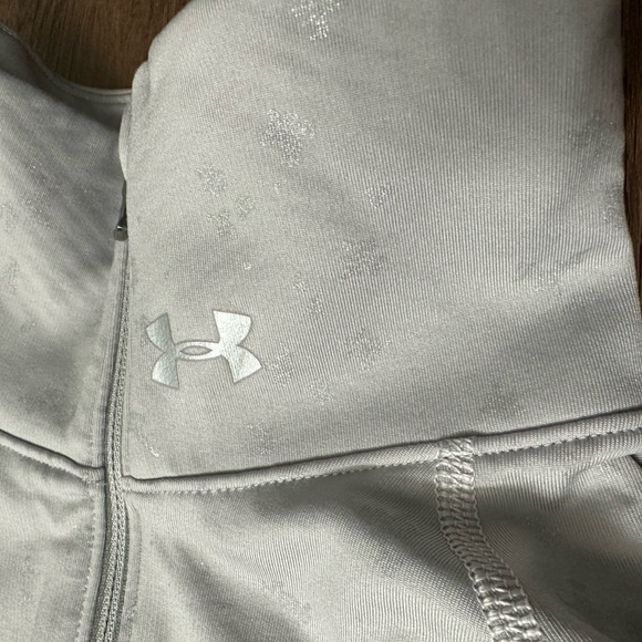 Under Armour Women ColdGear Cozy ½ Zip
Shimmer Long Sleeve T-Shirt Blouse-GRAY - Picture 3 of 6